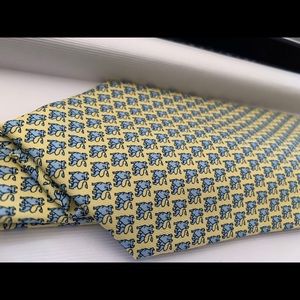 Vineyard Vines Merrill Lynch Yellow Bulls Mens Tie